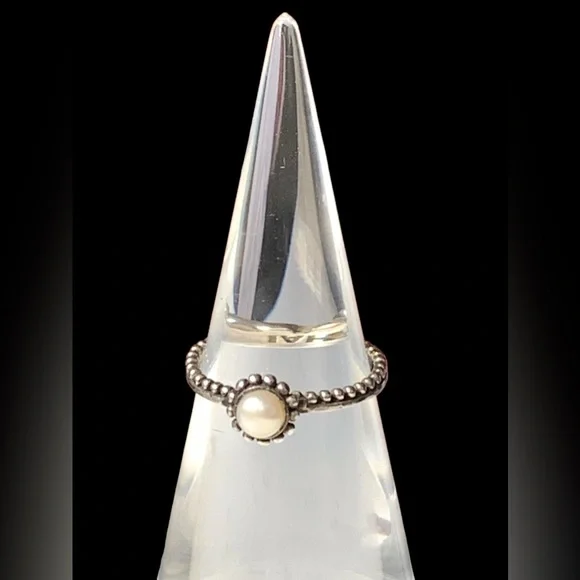 SILPADA Retired Sterling Silver Pearl Woman’s Ring Designer Jewelry - Picture 3 of 9